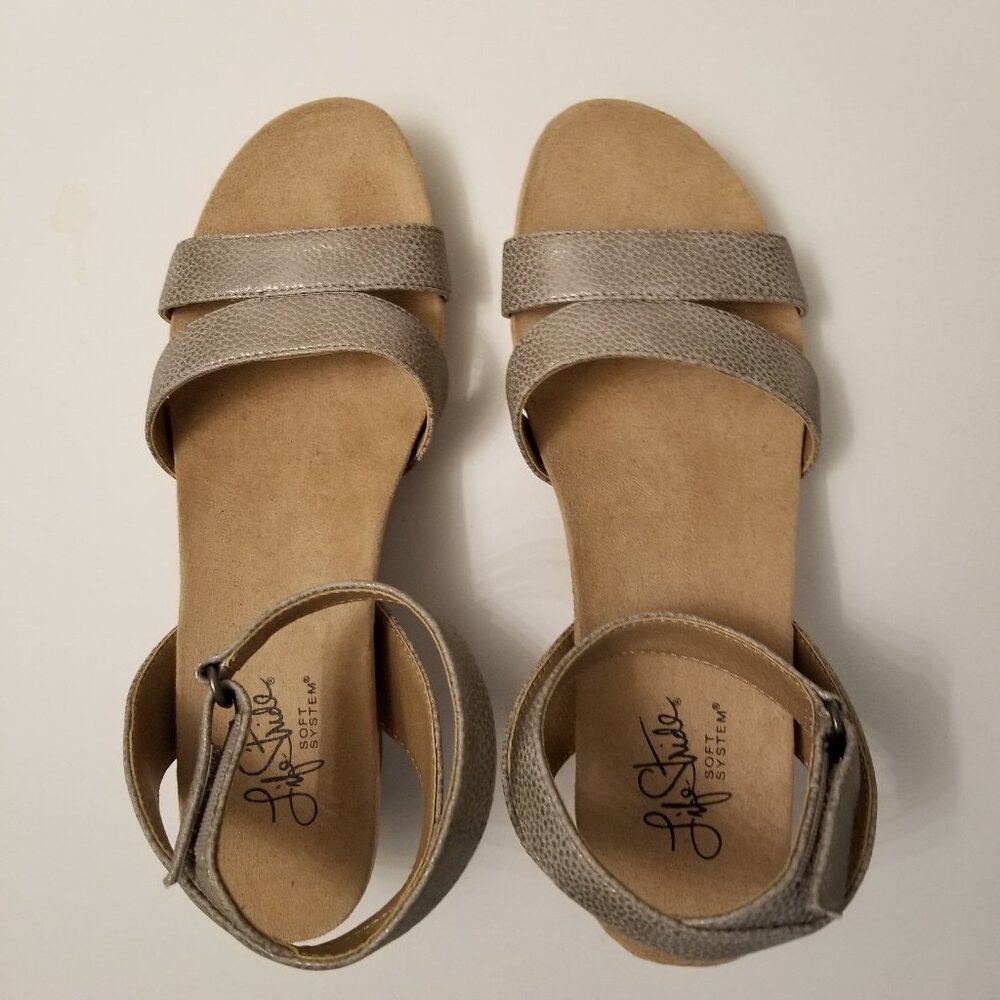 Life Stride Soft System Max Gray Leather  Wedge size 7.5